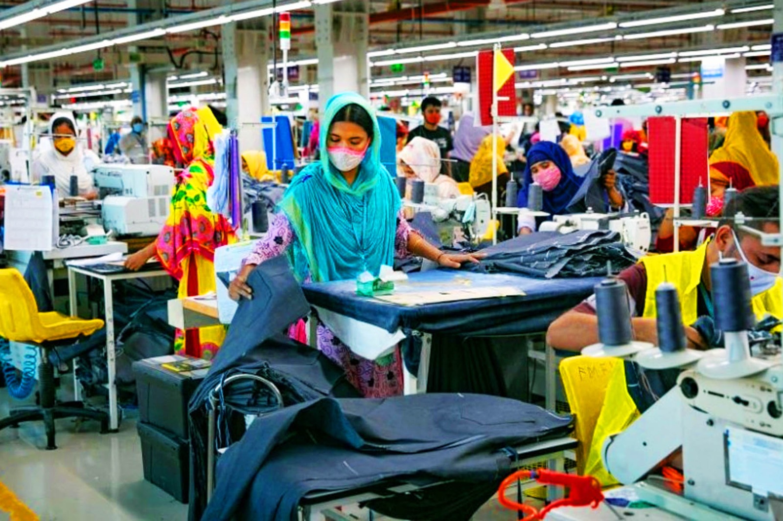 পহেলা  ডিসেম্বর থেকে কারখানার মালিকরা নতুন মজুরি কার্যকরের প্রস্তুতি নিচ্ছেন