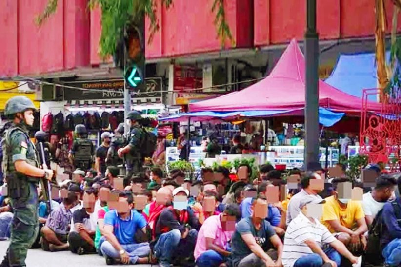 মালয়েশিয়ার ‘মিনি ঢাকা’ খ্যাত এলাকায় সাঁড়াশি অভিযানে ৫০০ গ্রেপ্তার