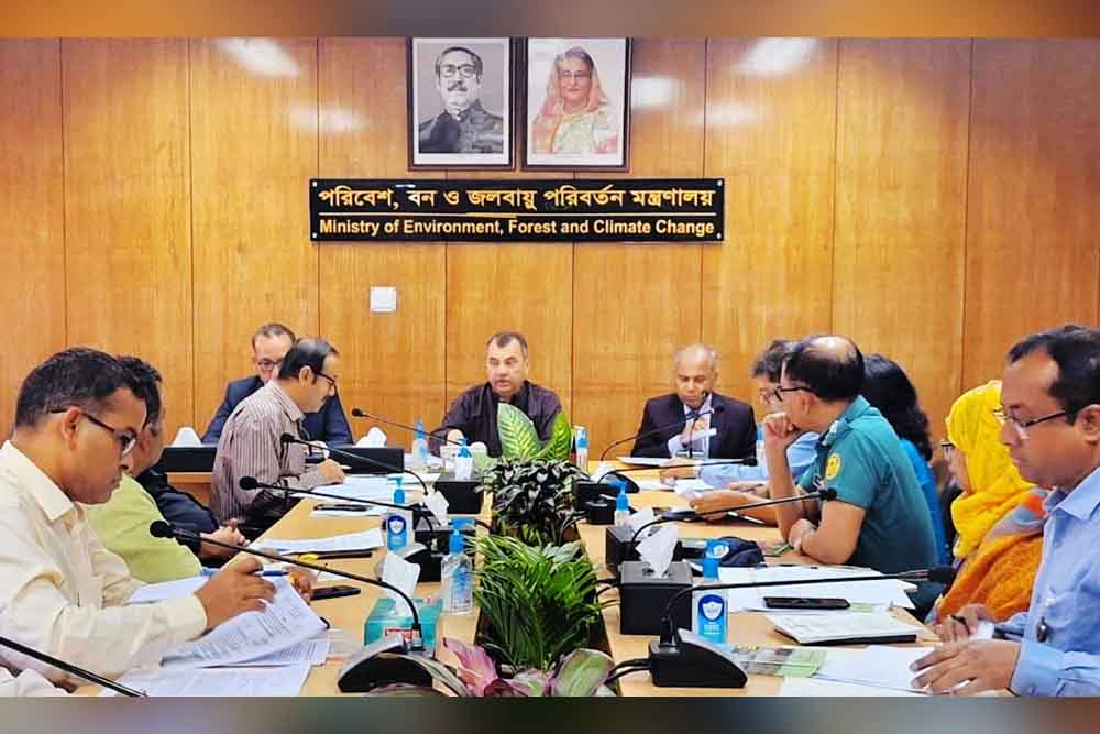 বায়ুদূষণ রোধে ঢাকা শহরের ২০ বছরের অধিক বয়সী ‘বাস’ প্রত্যাহার করতে হবে: পরিবেশমন্ত্রী