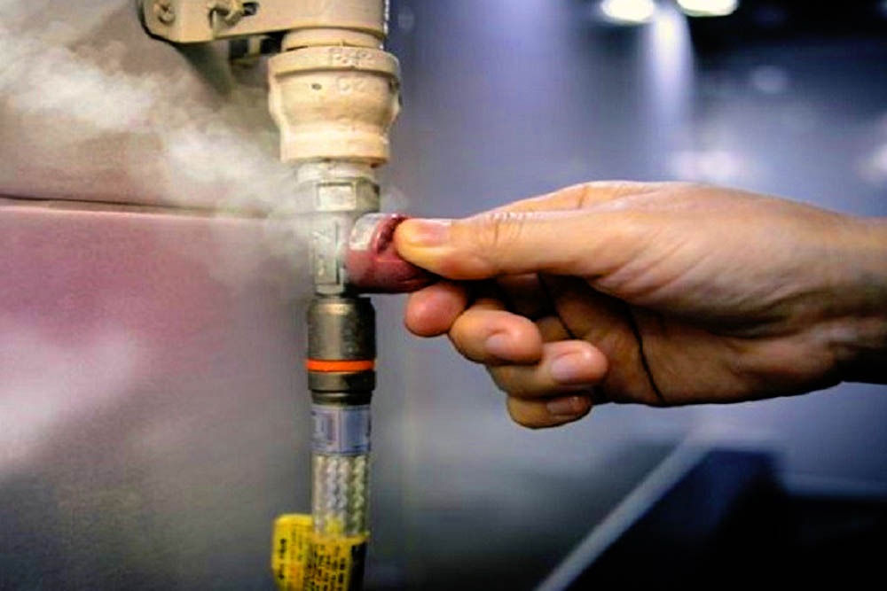 গ্যাস লিকেজ থাকা মানে ‘বিপজ্জনক বোমার মত’, নিরাপদ থাকার কী উপায় ?