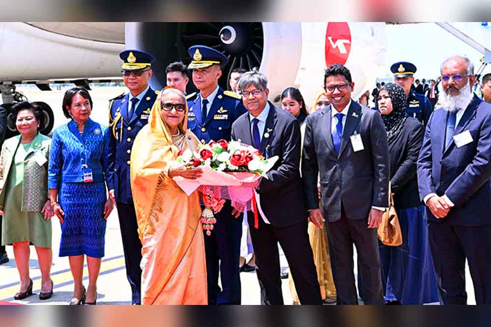 থাইল্যান্ডে প্রধানমন্ত্রী শেখ হাসিনাকে লাল গালিচা সংবর্ধনা