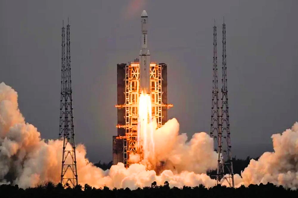 চাঁদের উদ্দেশে যাত্রা করল পাকিস্তানের স্যাটেলাইট