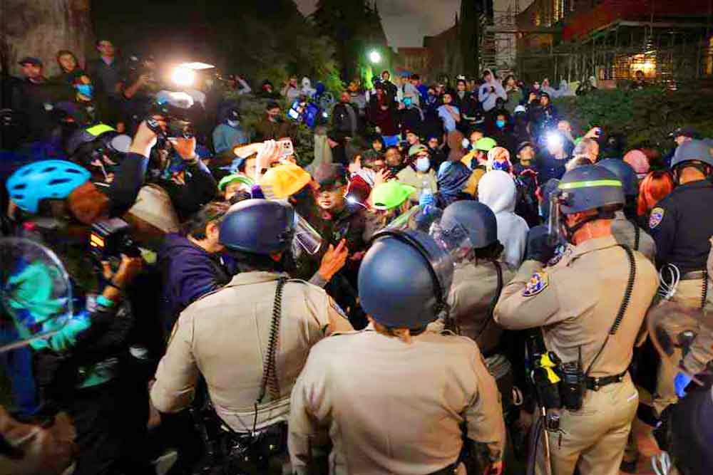 যুক্তরাষ্ট্রের বিশ্ববিদ্যালয়গুলোতে দাঙ্গা পুলিশ মোতায়েন