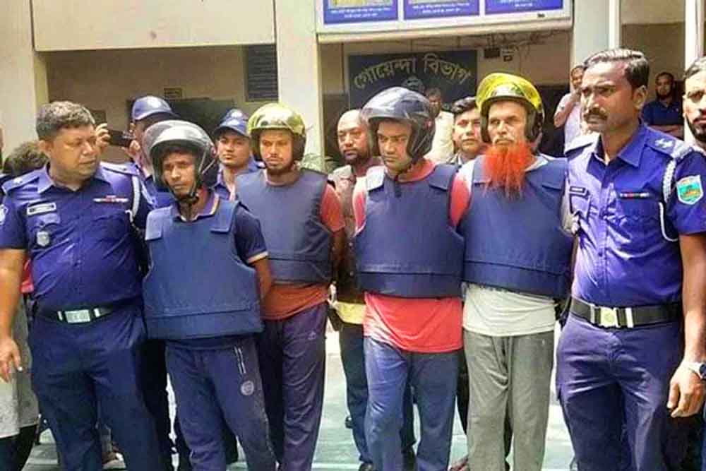 যে চার ফাঁসির আসামি বগুড়ায় কারাগারের ছাদ ফুটো করে পালিয়েছিলেন