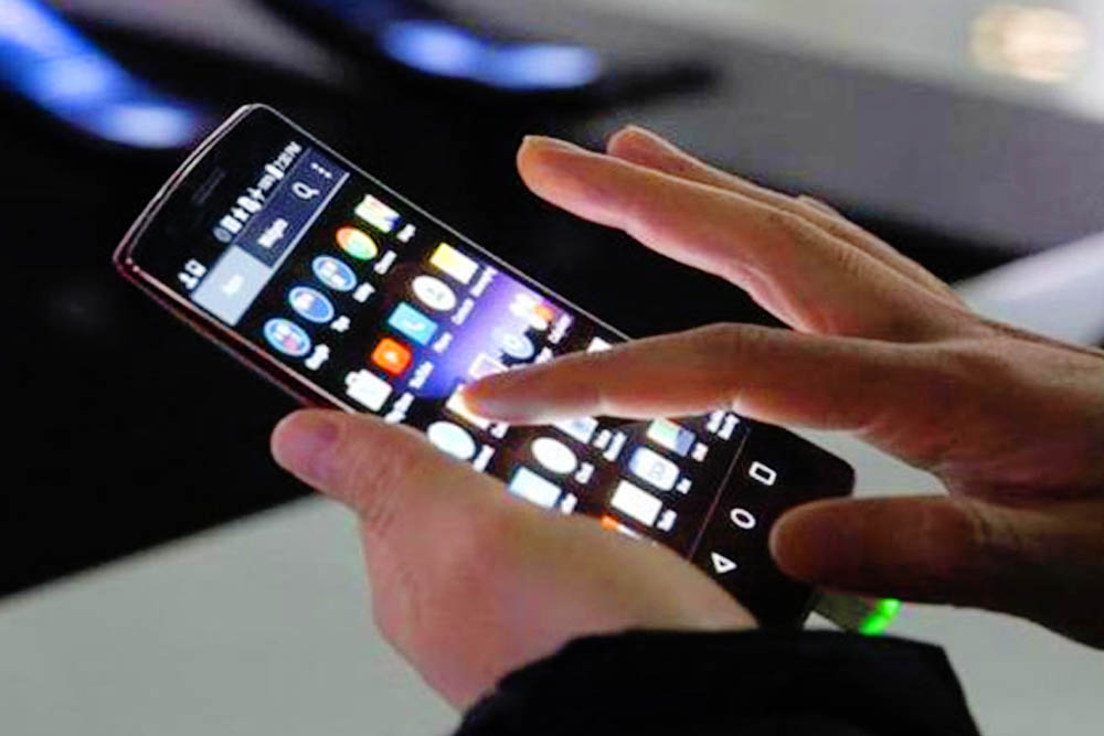 অনিবন্ধিত মোবাইল ফোন ব্যবহারকারীদের দুঃসংবাদ