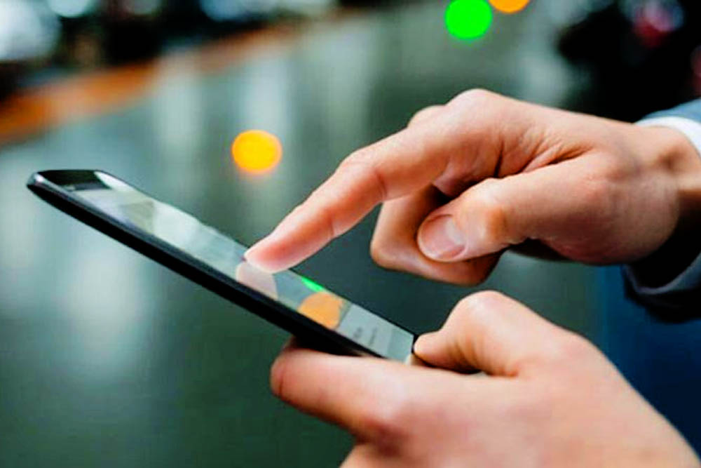 বিদেশ থেকে নতুন মোবাইল ফোন বিনা শুল্কে আনা যাবে না