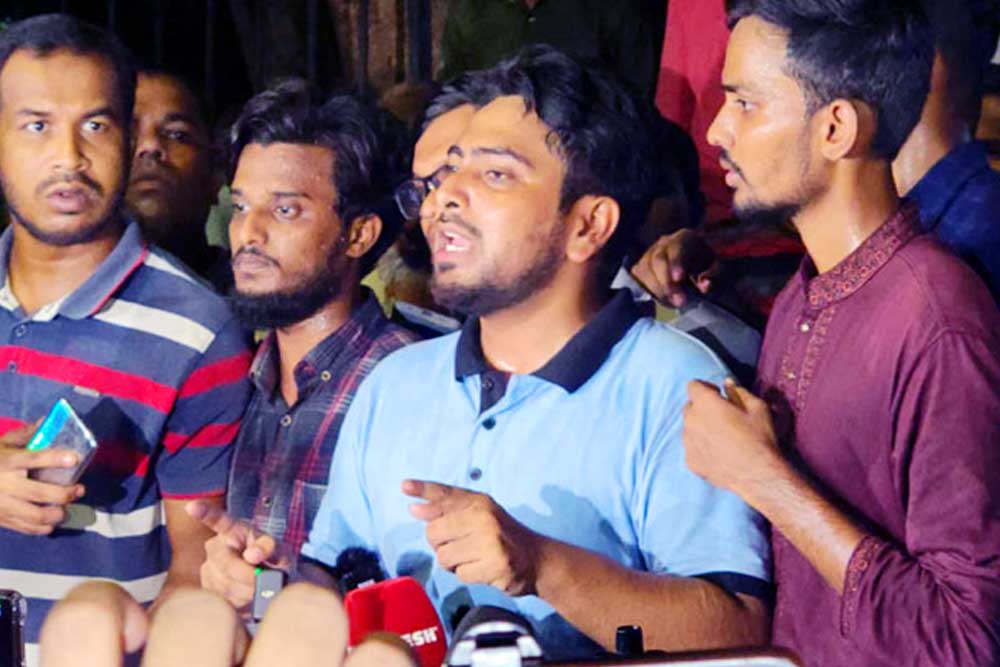 সংঘর্ষের মধ্যে নতুন কর্মসূচি ঘোষণা করল কোটাবিরোধীরা