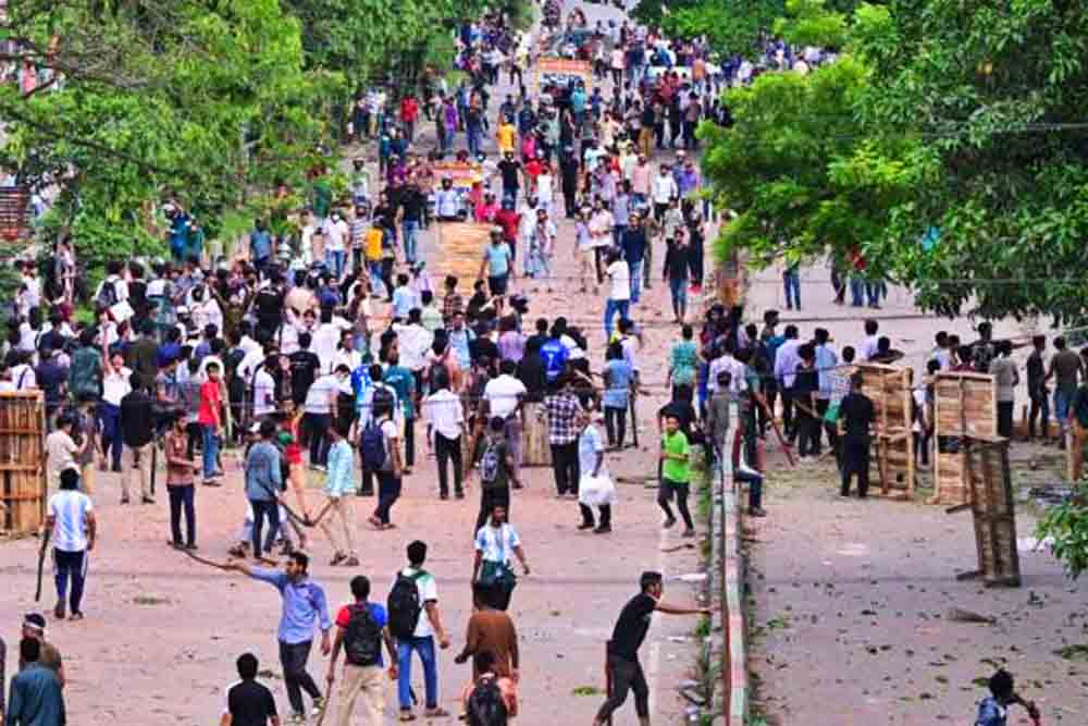 সারা দেশে আজ ‘কমপ্লিট শাটডাউন’, জরুরি সেবা ছাড়া সব বন্ধের ঘোষণা