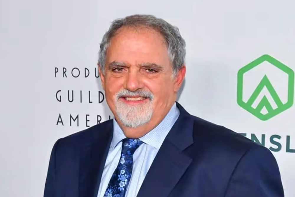 টাইটানিক-অ্যাভাটার সিনেমার অস্কারজয়ী প্রযোজক জন ল্যান্ডাউ মারা গেছেন