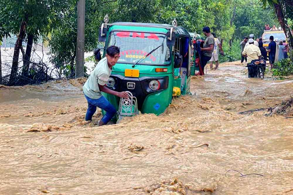 বন্যায় এখন পর্যন্ত ১৩ জনের মৃত্যু, ক্ষতিগ্রস্ত ৪৫ লাখ মানুষ