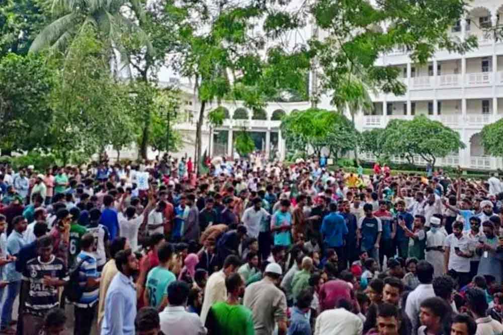 ‘জুডিশিয়াল ক্যু’ ষড়যন্ত্র বানচাল করলো আন্দোলনকারীরা