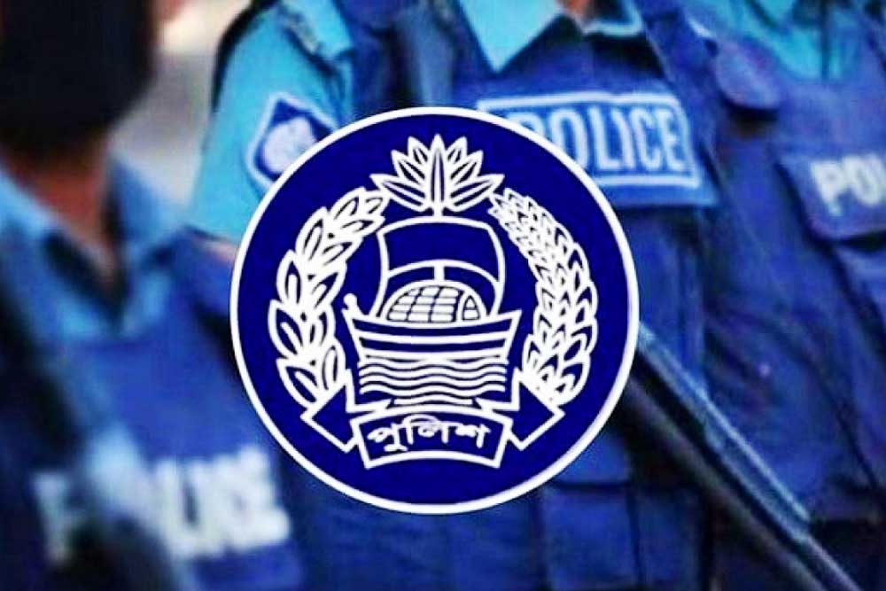 বদলে যাচ্ছে পুলিশের ইউনিফর্ম ও লোগো, কর্মবিরতি প্রত্যাহারের সিদ্ধান্ত