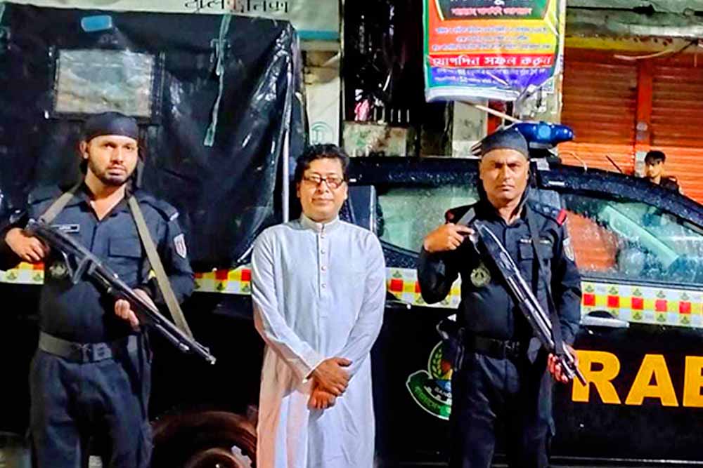 সাবেক জনপ্রশাসনমন্ত্রী ফরহাদ হোসেন গ্রেপ্তার