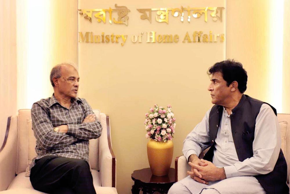 পাকিস্তান যেতে বাংলাদেশিদের ভিসা ফি লাগবে না