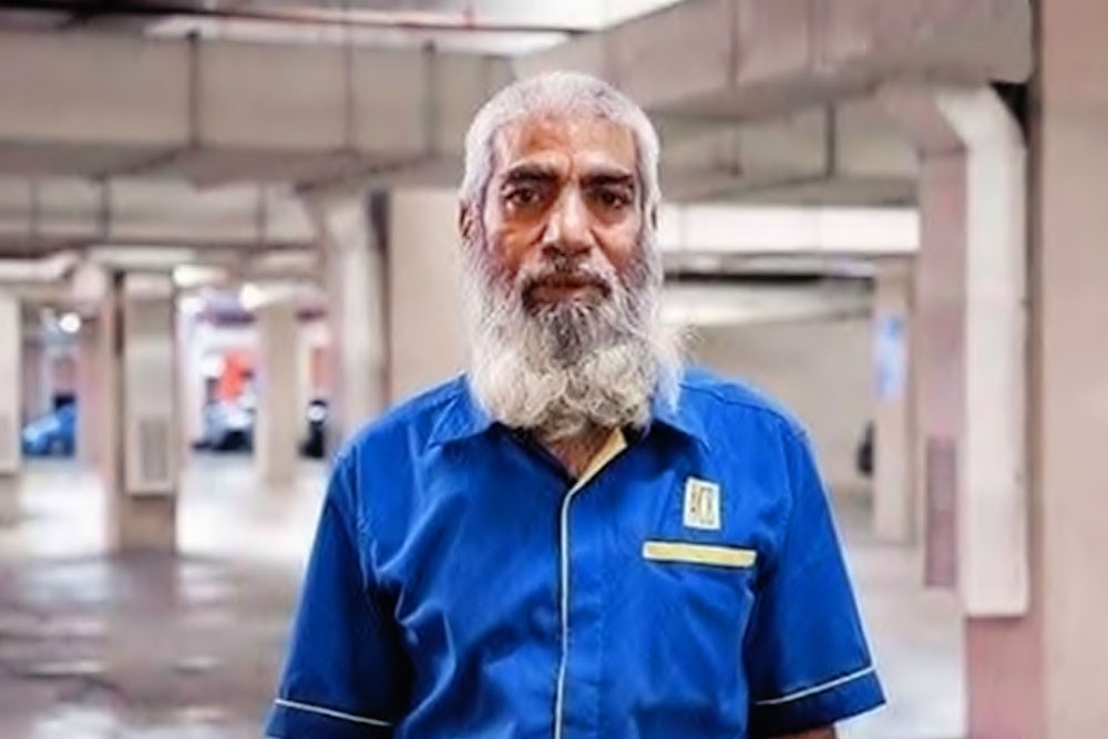 কর্মজীবনে একদিনও ছুটি নেননি এই প্রবাসী, ৩১ বছর পর দেশে ফিরছেন