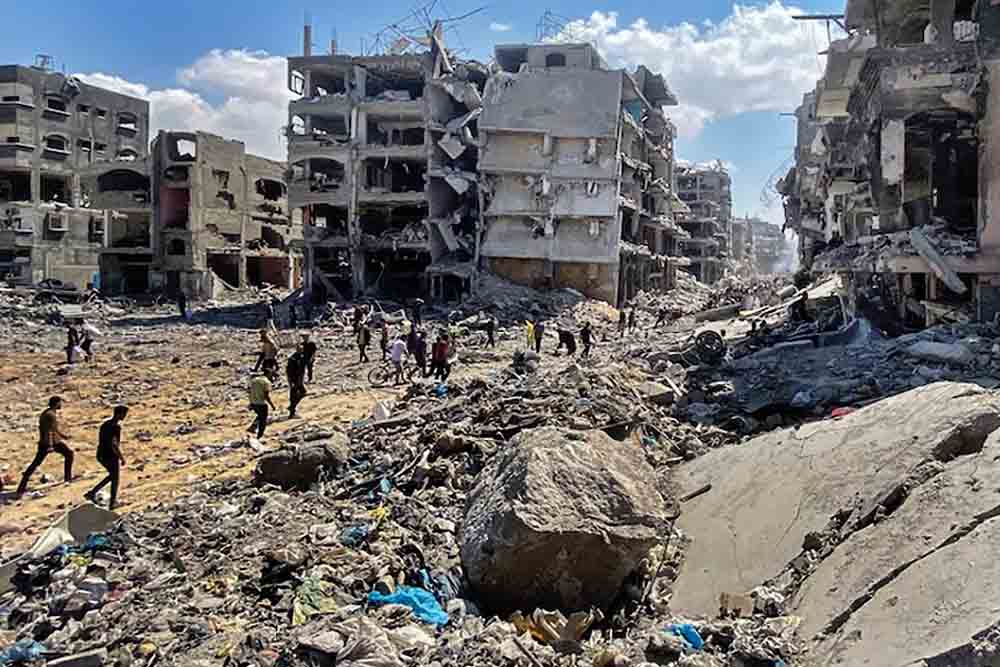 গাজায় ইসরায়েলি হামলায় আরও নিহত ৭৭ ফিলিস্তিনি