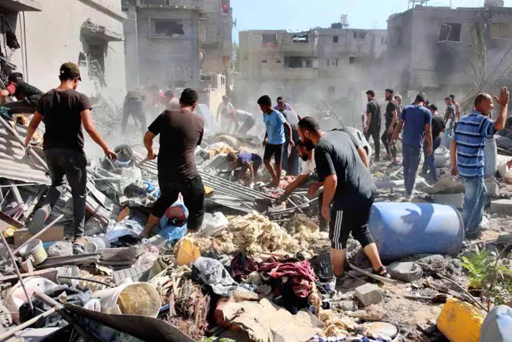 ইসরায়েলি হামলায় লেবাননে ৭৭ এবং গাজায় ১৪৩ জন নিহত