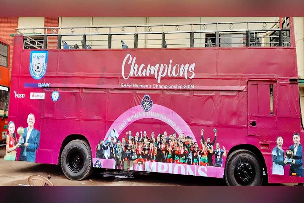 সাফ চ্যাম্পিয়নদের বরণ করতে প্রস্তুত ছাদ খোলা বাস