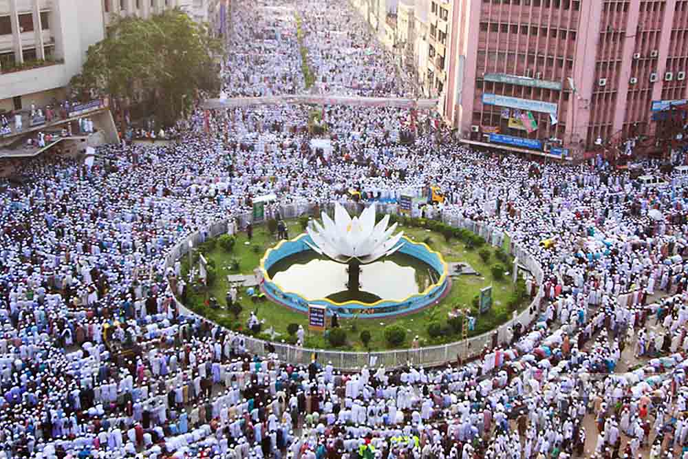 হাসিনাসহ ৫০ জনের বিরুদ্ধে ট্রাইব্যুনালে হেফাজতের অভিযোগ
