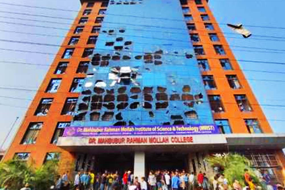 তিন কলেজের শিক্ষার্থীদের সংঘর্ষে রণক্ষেত্র যাত্রাবাড়ী