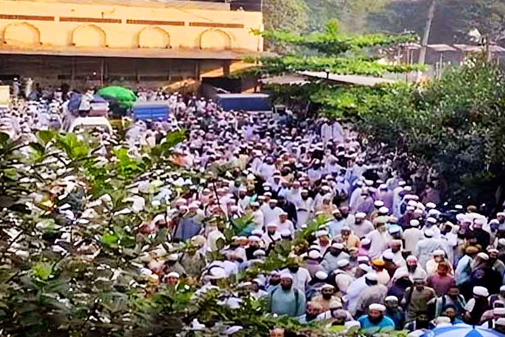 কাকরাইল মসজিদে সাদপন্থিরা ‘২ সপ্তাহের অবস্থানে