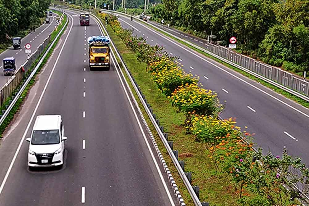গতিসীমা না মানায় যাত্রাবাড়ি-ভাঙ্গা এক্সপ্রেসওয়েতে বাড়ছে দুর্ঘটনা