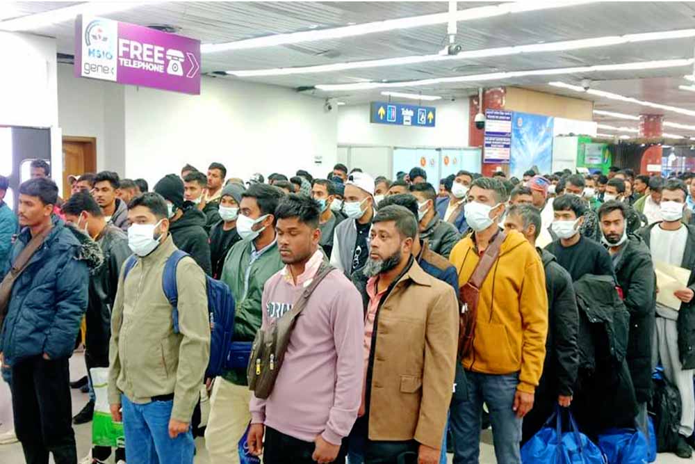 লিবিয়া ও তিউনিসিয়া থেকে ১৬১ আটকে পড়া বাংলাদেশি দেশে ফিরলেন