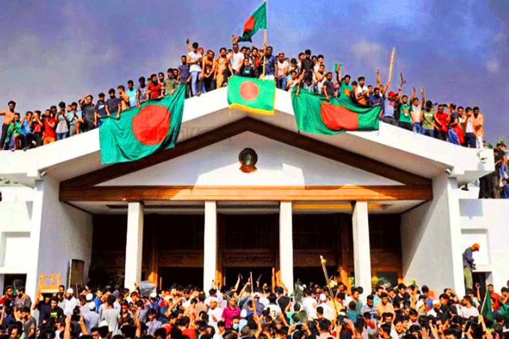 হাসিনার সরকারকে হটানোর পর গণতন্ত্র পুনঃনির্মাণে কাজ করছেন শিক্ষার্থীরা – নিউইয়র্ক টাইমসের প্রতিবেদন