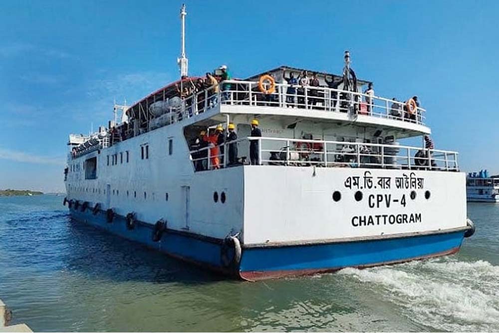 অবশেষে ৬৫৩ পর্যটক নিয়ে সেন্ট মার্টিনের উদ্দেশে ছাড়ল জাহাজ