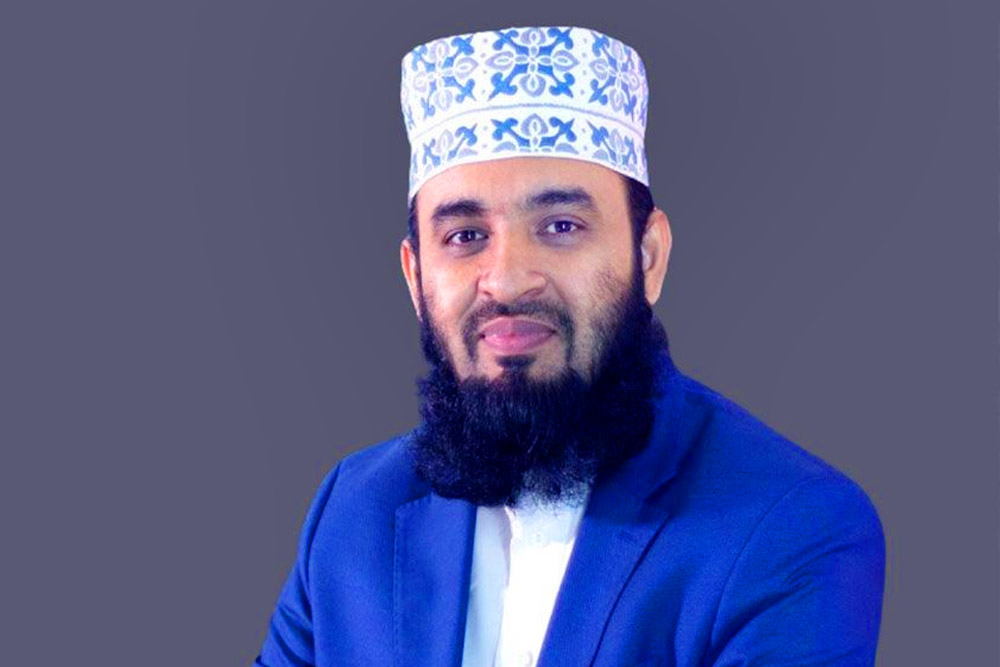 আবারও ফেসবুক পেজে ‘রেস্ট্রিকশন’, আজহারী যা বললেন