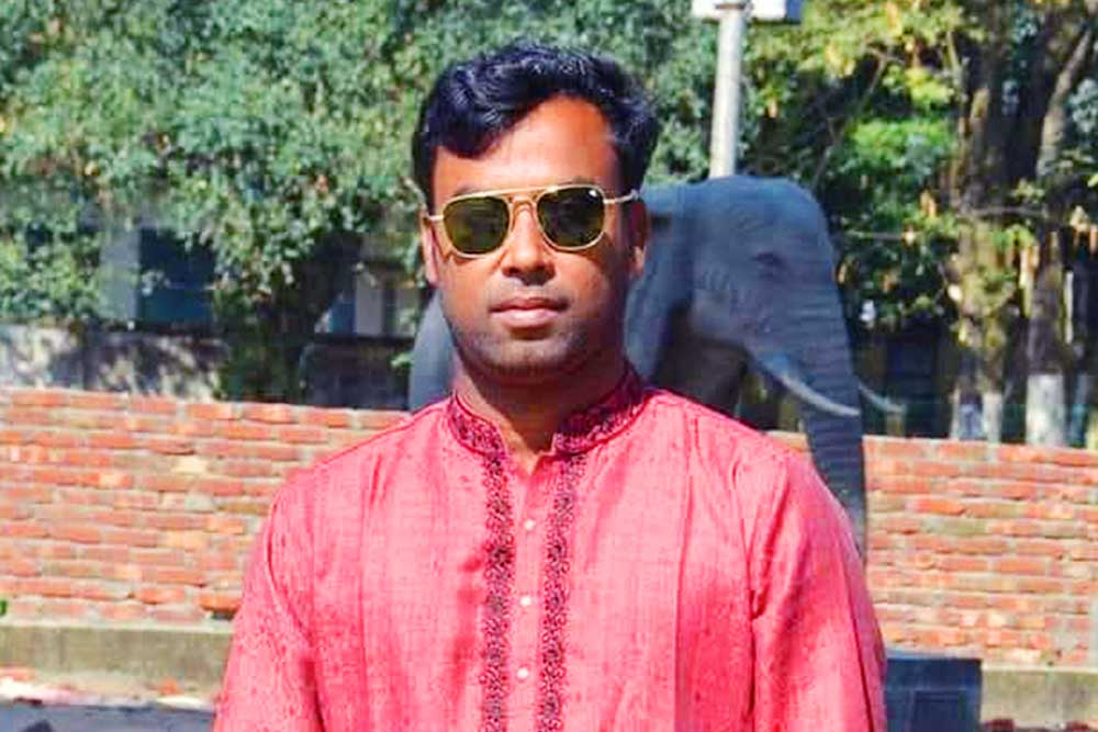 ফেসবুকে ‘বিদায় বাংলাদেশ’ লিখে বাড়িতে আত্মগোপনে থাকা নেতা গ্রেপ্তার