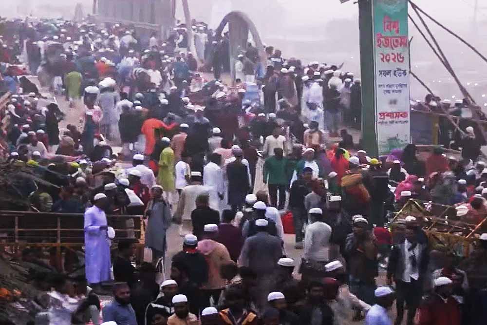 আখেরি মোনাজাতে অংশ নিতে বিশ্ব ইজতেমায় টঙ্গীর তুরাগ পাড়ে মুসল্লিদের ঢল