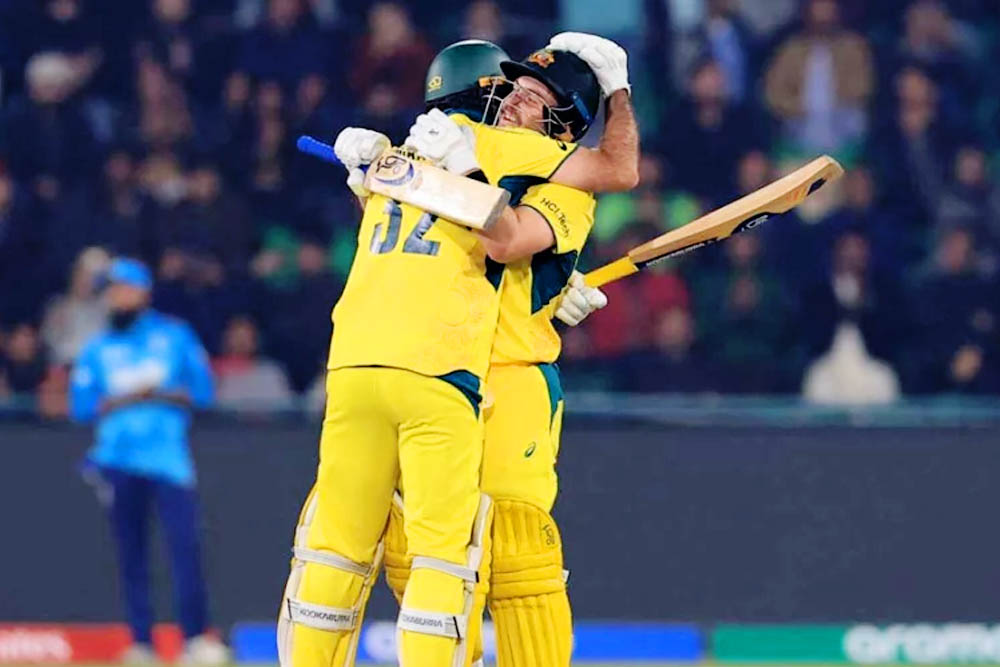 রেকর্ডগড়া ম্যাচে ইংল্যান্ডকে হারিয়ে অস্ট্রেলিয়ার ঐতিহাসিক জয়