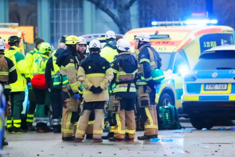 সুইডেনের একটি স্কুলে বন্দুকধারীর গুলিতে নিহত ১১