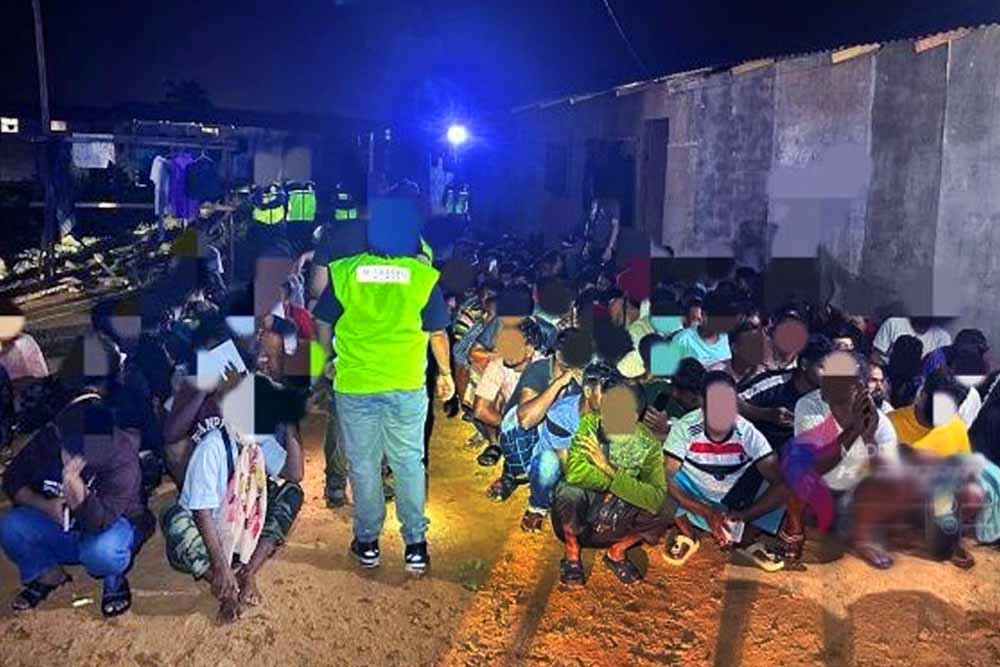 মালয়েশিয়ায় ১১৩ বাংলাদেশি গ্রেপ্তার