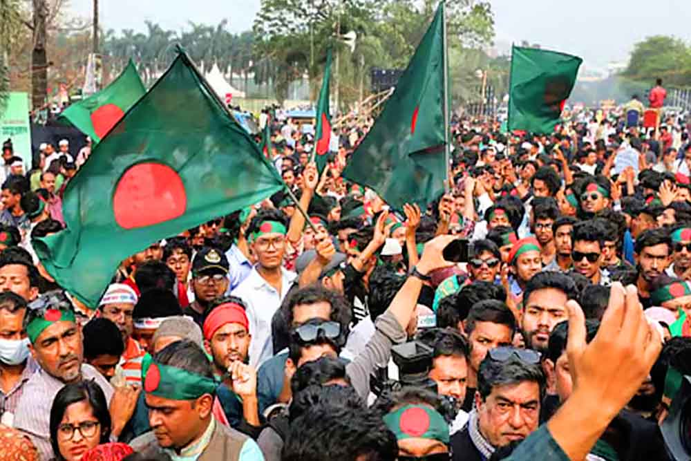 জাতীয় নাগরিক পার্টির আত্মপ্রকাশ: স্লোগানে আর মিছিলে জড়ো হচ্ছেন উচ্ছ্বাসিত ছাত্র-জনতা