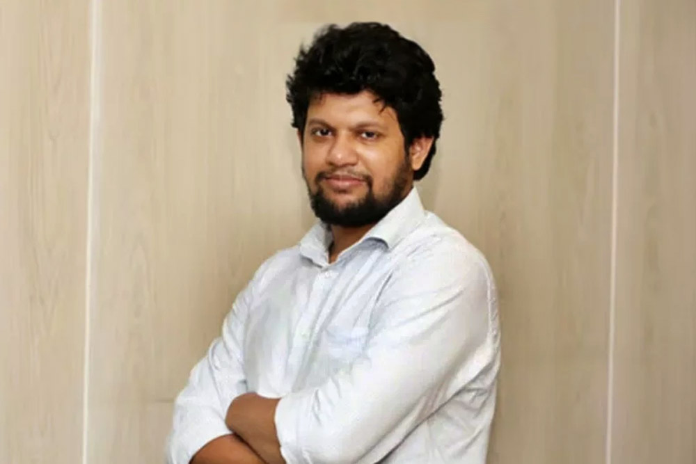 উপদেষ্টা মাহফুজ জানালেন, কারা-কীভাবে সরকারকে বেকায়দায় ফেলছে