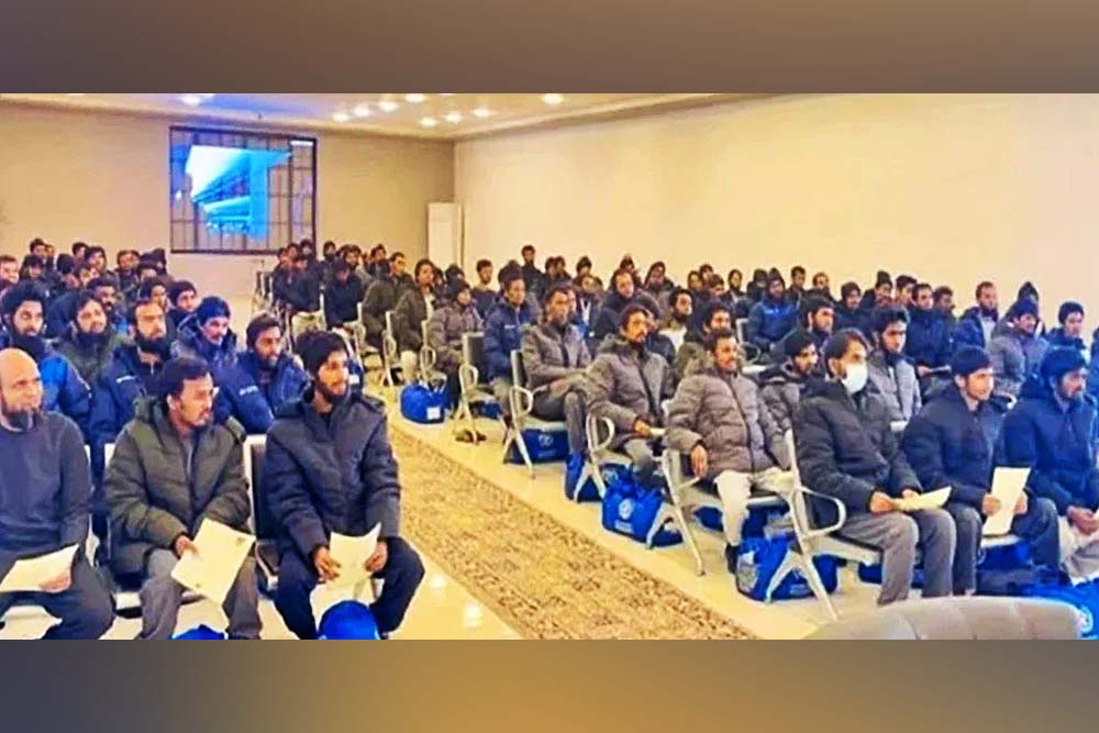 লিবিয়া থেকে দেশে ফিরলেন আরও ১৭৬ বাংলাদেশি