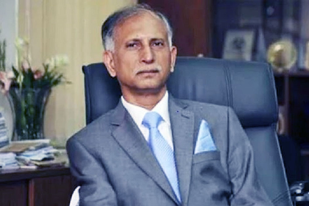 বাবা-মায়ের কবরের পাশে চিরনিদ্রায় শায়িত আরেফিন সিদ্দিক