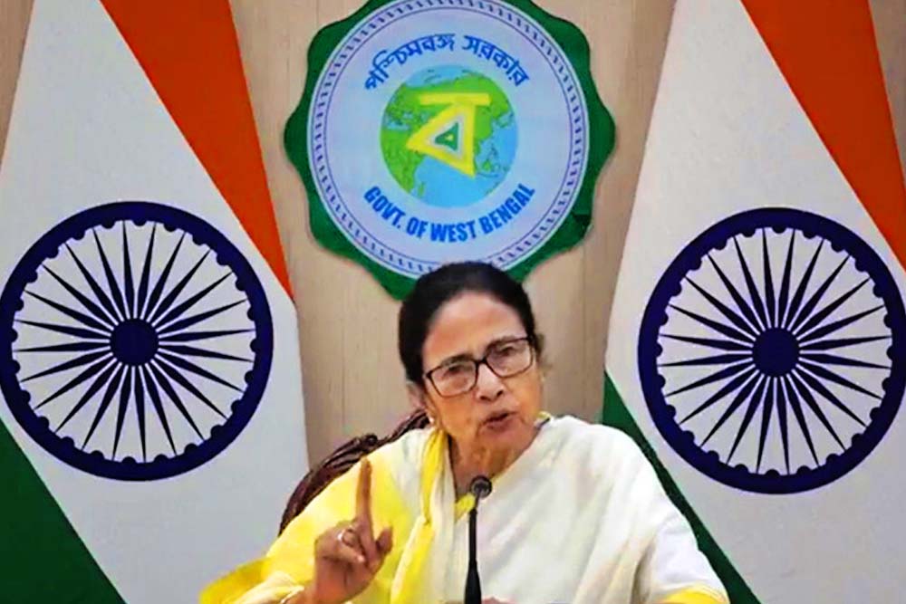 মুখ খুললেন মমতা, নাগপুরের ‘সাম্প্রদায়িক দাঙ্গা’ নিয়ে