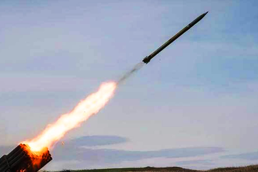 লেবানন থেকে ইসরায়েলে দফায় দফায় রকেট হামলা