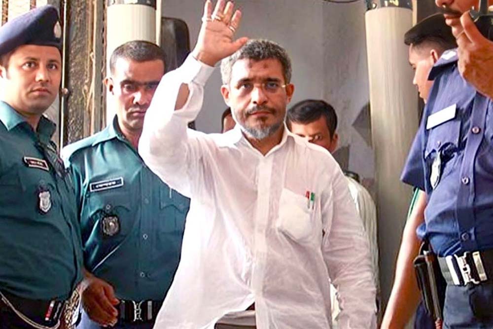 অস্ত্র মামলায় ১৭ বছরের দণ্ড থেকে খালাস পেলেন বাবর