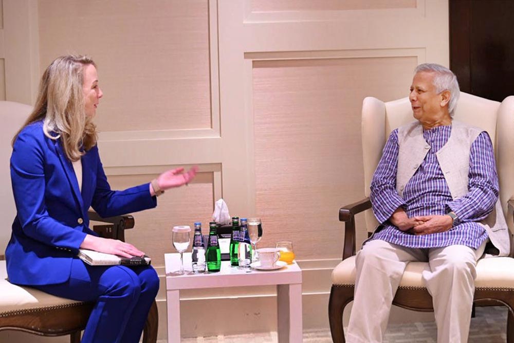 প্রধান উপদেষ্টার সঙ্গে ইলন মাস্কের স্পেসএক্সের ভাইস প্রেসিডেন্টের সাক্ষাৎ