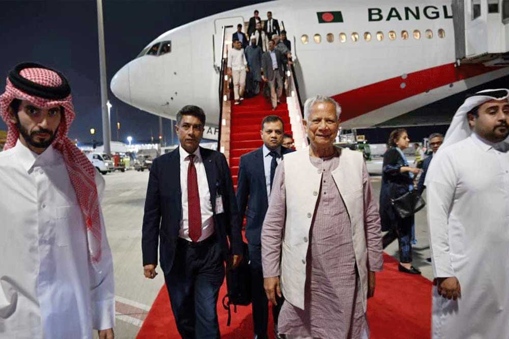 কাতারে প্রধান উপদেষ্টাকে লাল গালিচা সংবর্ধনা