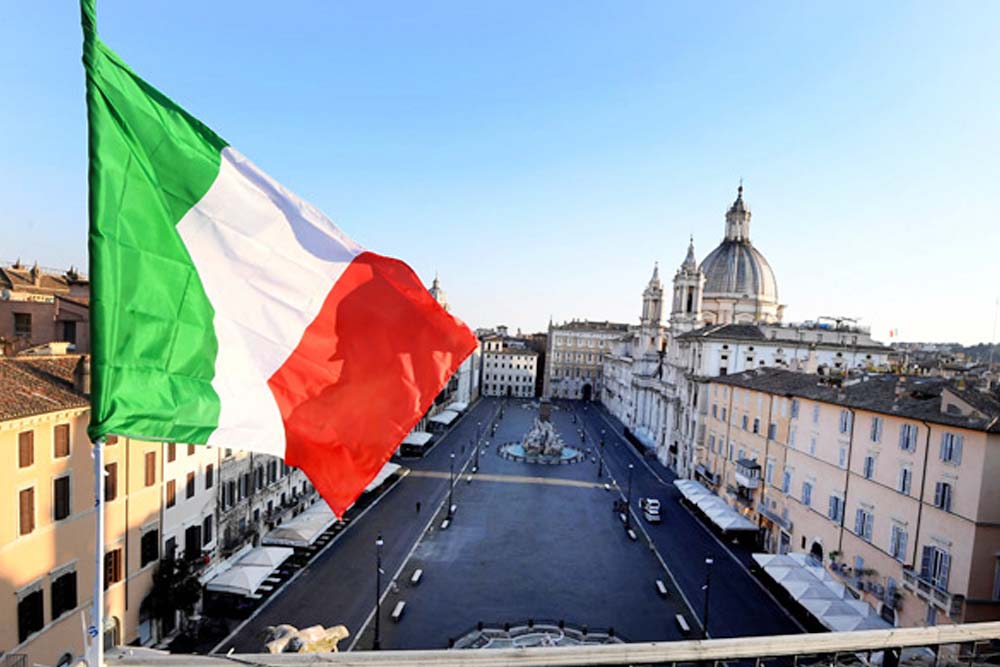 ইতালি যেতে প্রতীক্ষায় ৫০ হাজার বাংলাদেশির ভাগ্য নির্ধারণ আজ