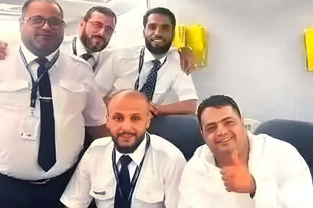 বিমান দুবার ফিরে এলো এক হজযাত্রীর জন্য !