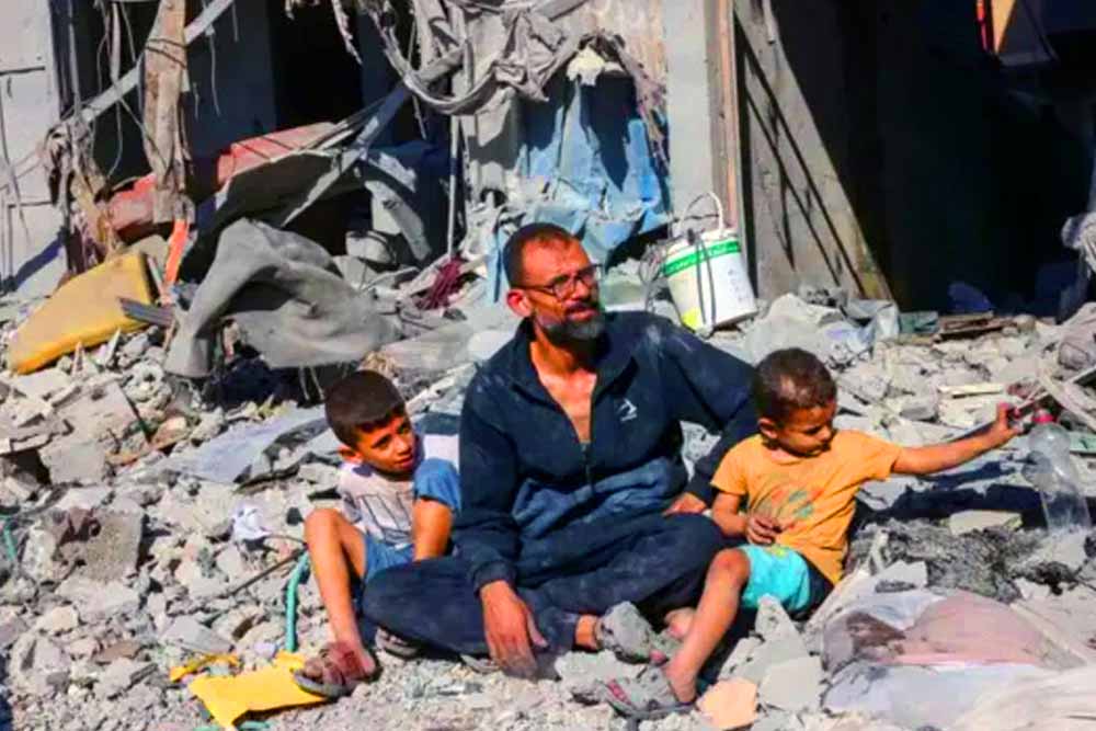 গাজায় একই পরিবারের ১৬ সদস্যসহ নিহত ৭৫