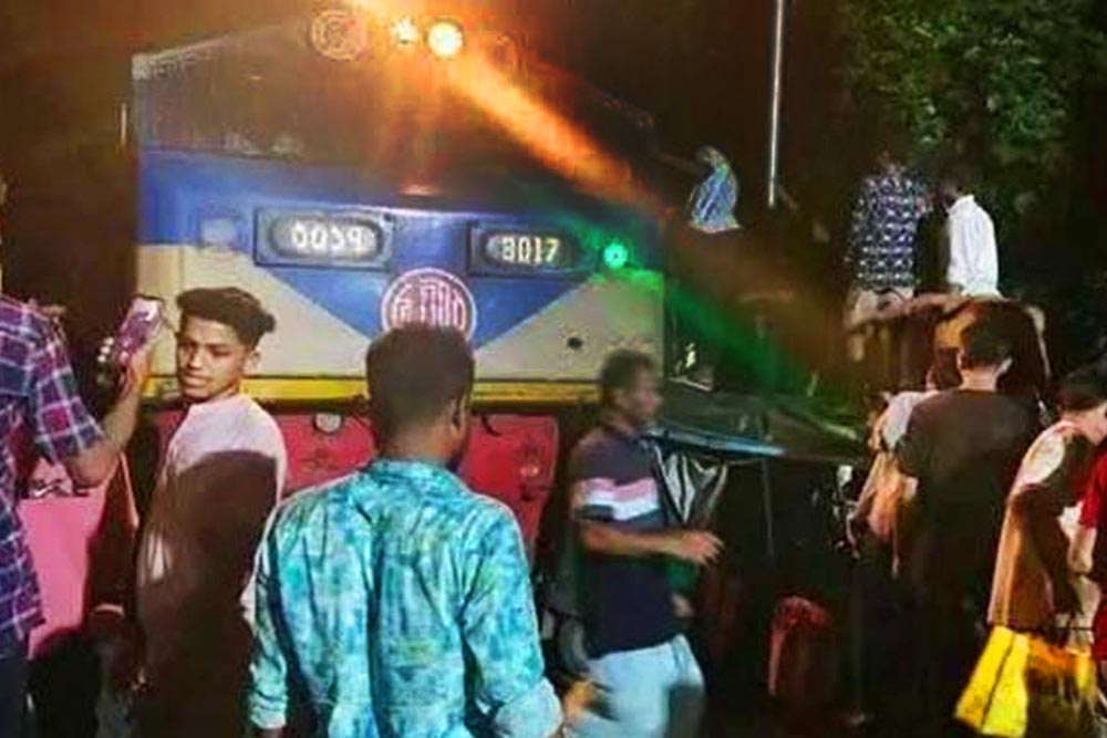 লাল পতাকা দেখালেও ট্রেনচালক থামেননি, শিশুসহ নিহত ৩