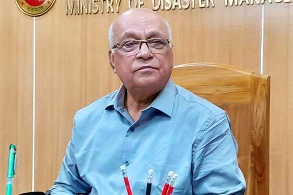 শেখ মুজিব ও ৪ নেতার মুক্তিযোদ্ধা স্বীকৃতি বাতিলের খবর সঠিক নয়: উপদেষ্টা