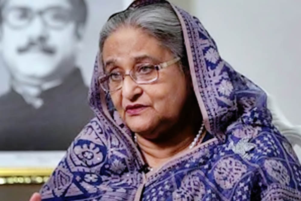 শেখ হাসিনাকে ট্রাইব্যুনালে হাজির হতে পত্রিকায় বিজ্ঞপ্তি প্রকাশের নির্দেশ